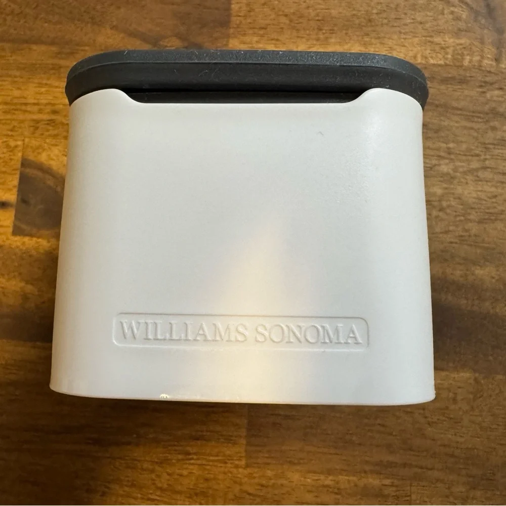 Williams Sonoma Sphere Ice Molds, Set of 4
